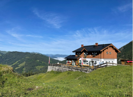 Hütte auf einem Berg